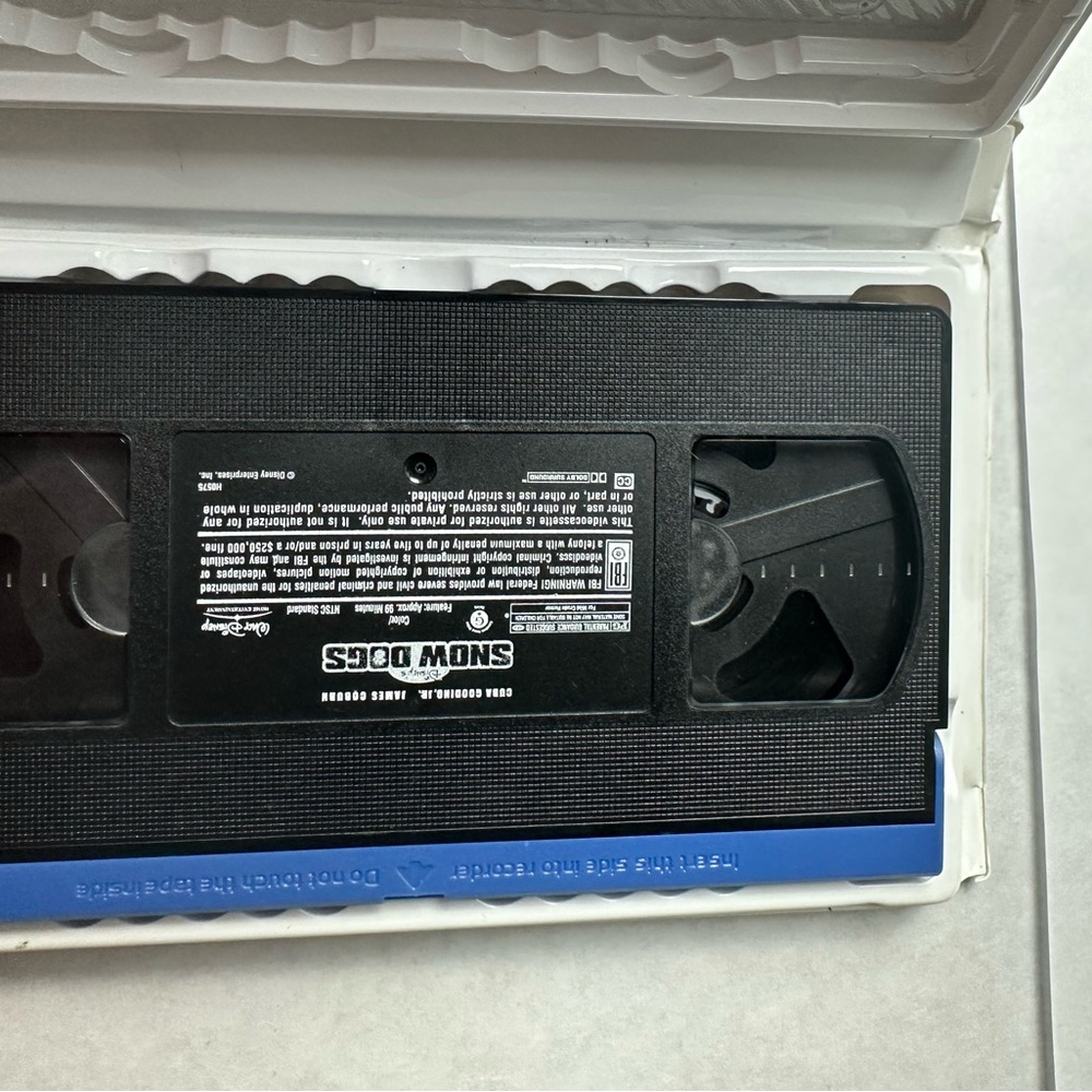 Disney VHS Collection - Colorful Covers - Picture 9 of 9